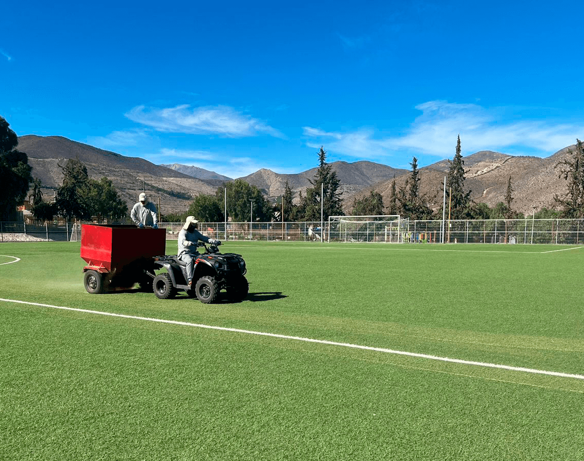 Mantención de Canchas de Pasto Sintético